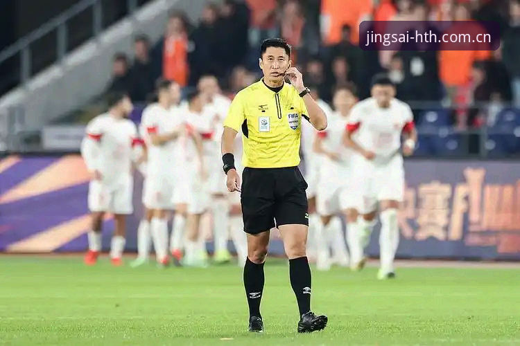 世界杯裁判马宁亲述：为什么你那套“我比裁判懂”的逻辑，全错了